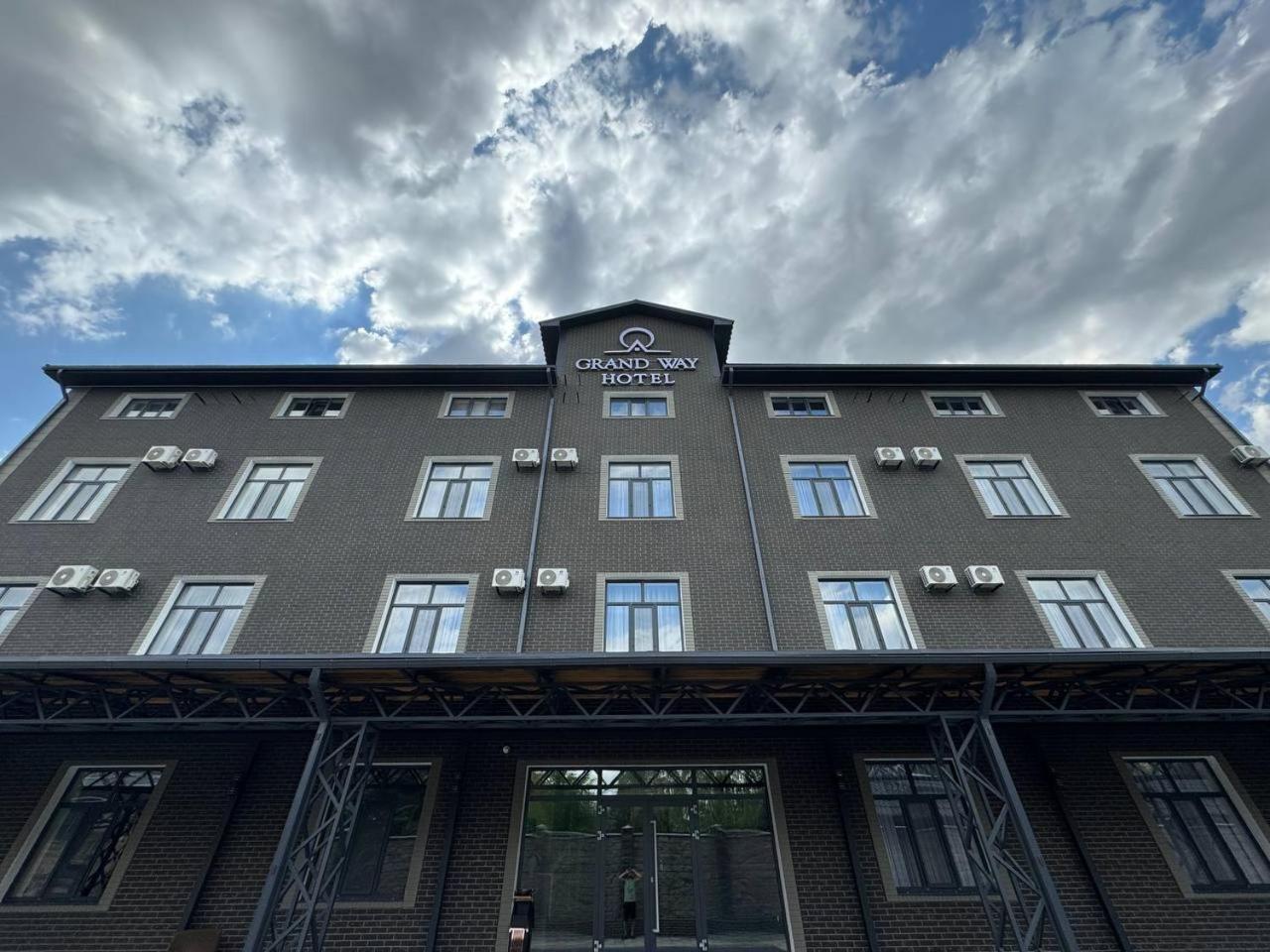 Grand Way Hotel Taraz Exterior foto