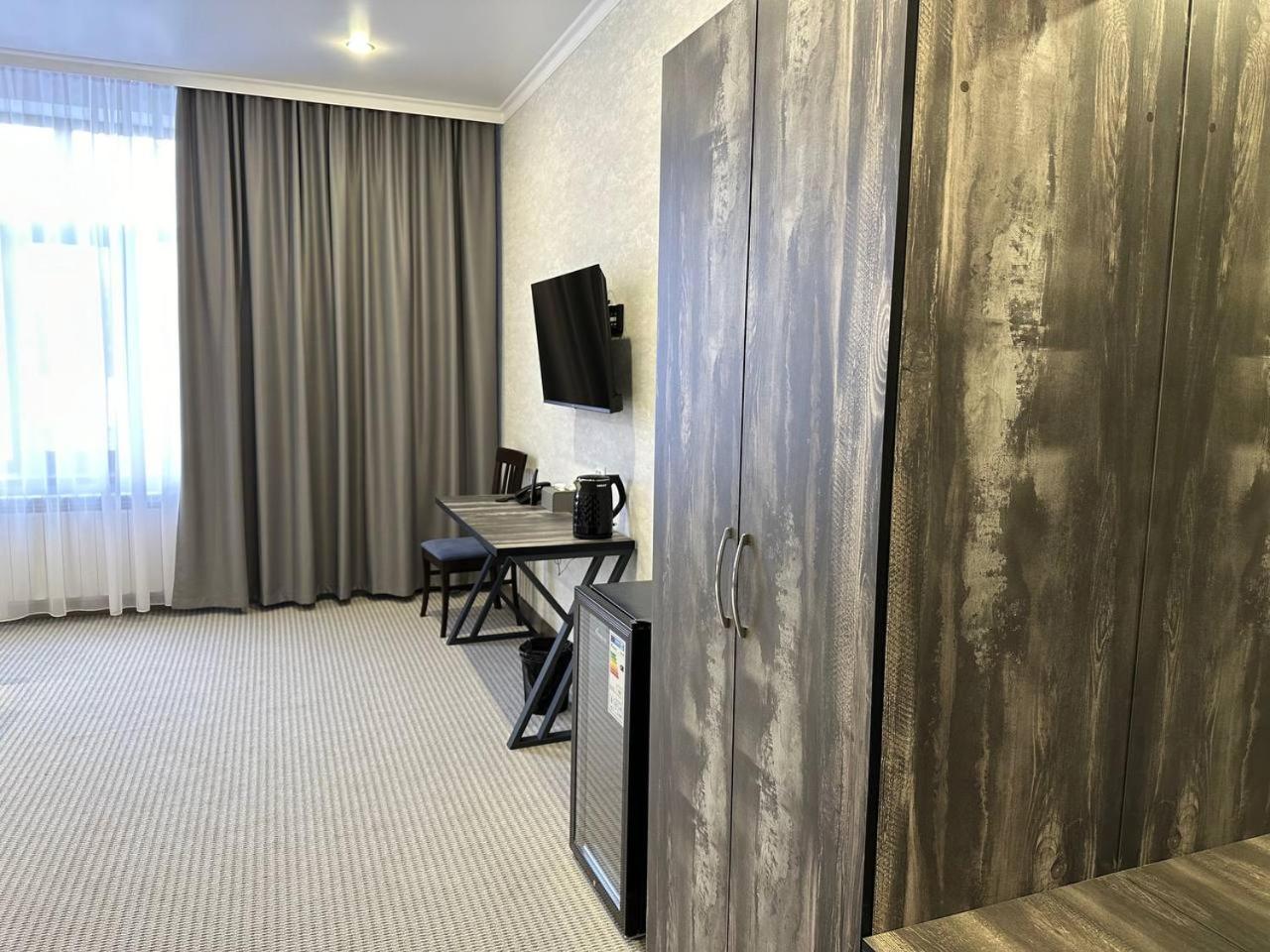 Grand Way Hotel Taraz Exterior foto